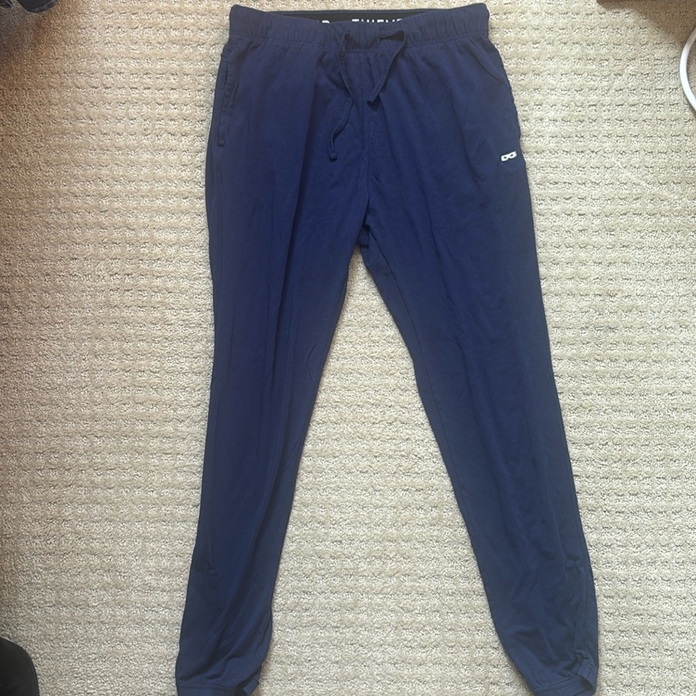 Pair of thieves sweats
